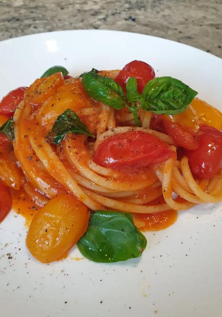 Ricetta Spaghettoni Garofalo XXL ai tre pomodori e basilico fresco di robertobabbilonia