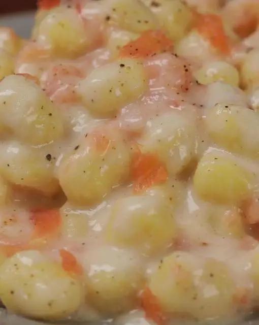 Ricetta Chicche di patate alla crema di parmigiano e salmone affumicato di altacucina