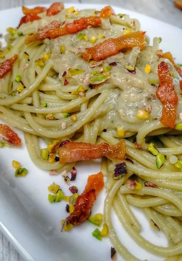 Ricetta Spaghetti crema di carciofi, guanciale e pistacchi. di cristinaeffe_