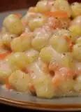 Immagine del passaggio 4 della ricetta Chicche di patate alla crema di parmigiano e salmone affumicato