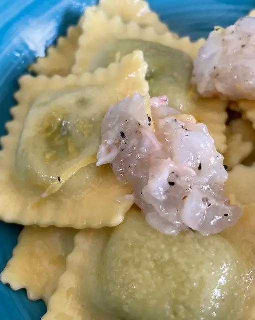Ricetta Ravioli ricotta e erbette con limone e crudo di scampi di lomagnafoodblog