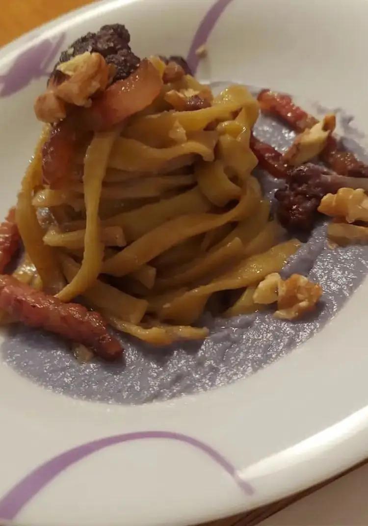 Ricetta Fettuccine con crema di cavolo viola, guanciale e noci di valerio94