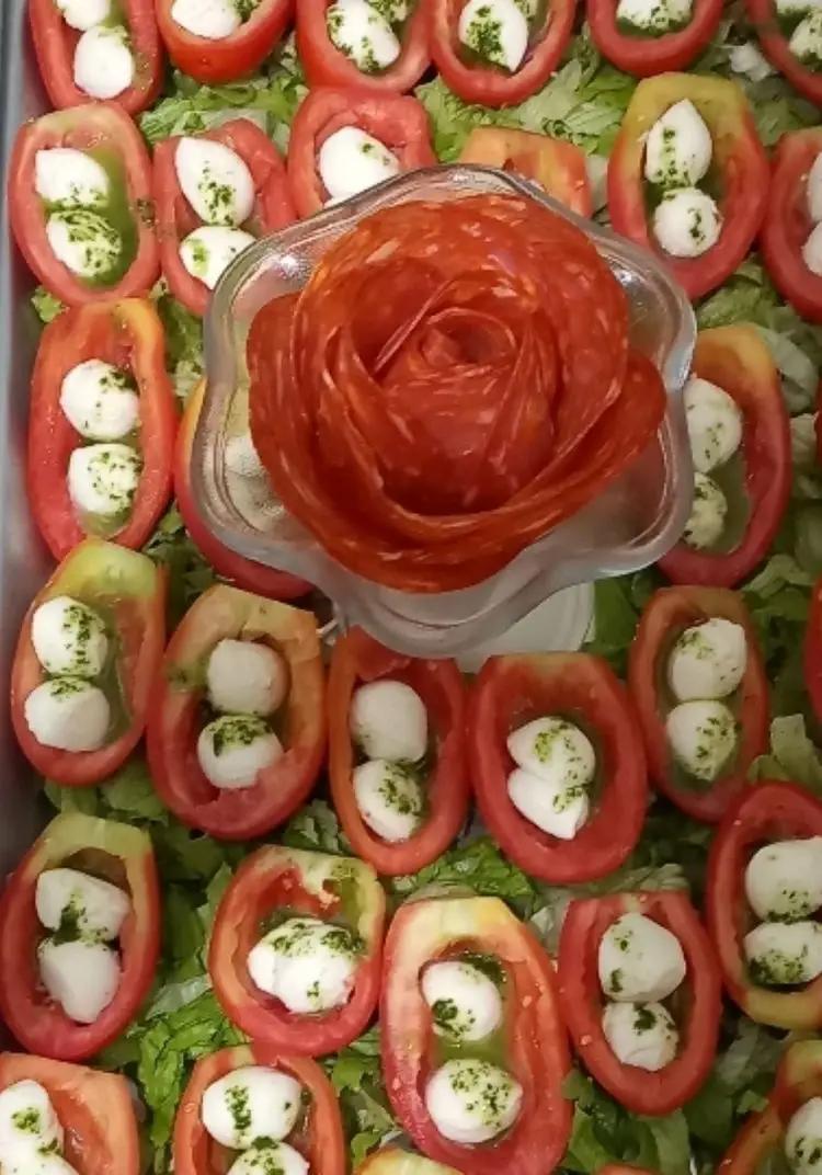 Ricetta Barchette di pomodori con ciliegine e pesto di rucola di Mariomazzei