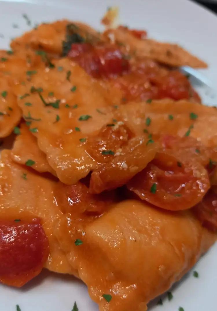 Ricetta Raviolo al pesce spada con pomodorini freschi di Mariomazzei