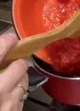 Immagine del passaggio 4 della ricetta Pasta e piselli al pomodoro