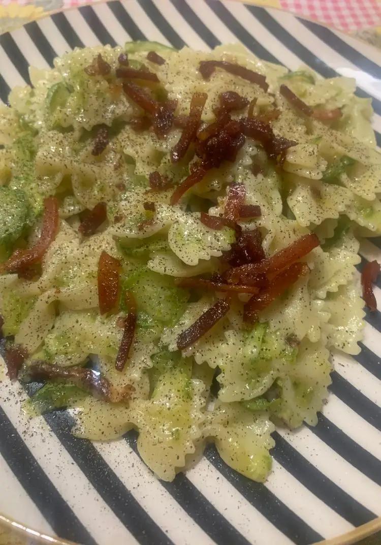 Ricetta Farfalle speck e Zucchine di ricettedicasanostradialexeangy