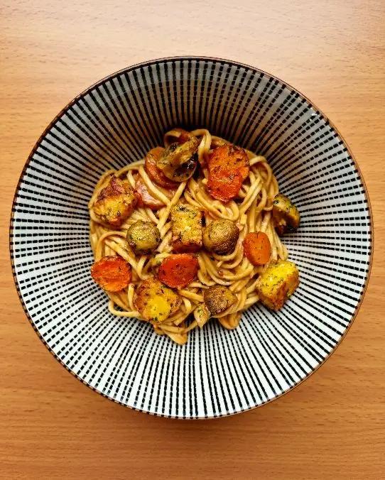 Ricetta Noodles con tempeh croccante, funghi e carote di Misscookinator
