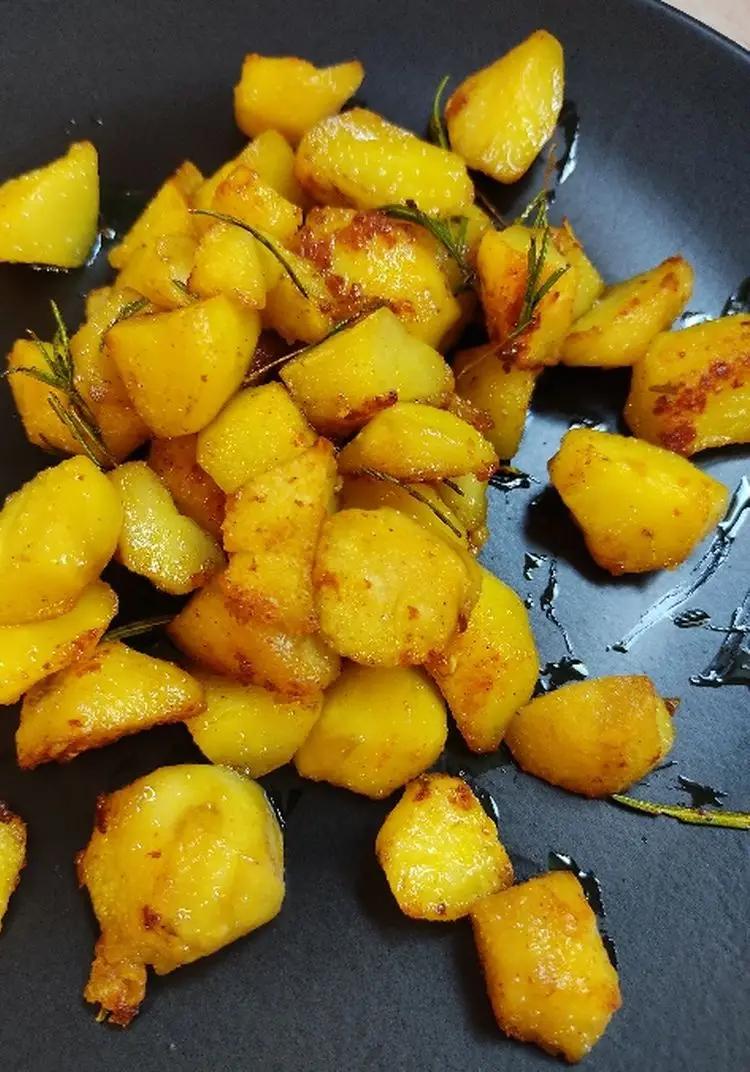 Ricetta Patate arrosto spolverate con curcuma e rosmarino di Paola_dielle