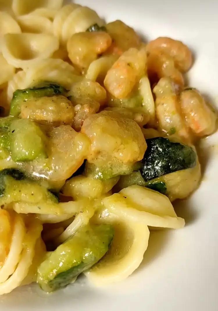 Ricetta ORECCHIETTE ZUCCHINE E GAMBERETTI di Paola_dielle