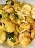 Immagine del passaggio 10 della ricetta ORECCHIETTE ZUCCHINE E GAMBERETTI