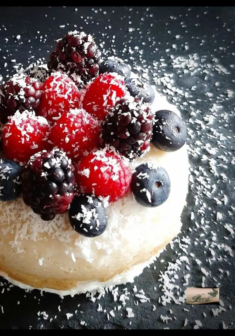 Ricetta Coconut Cake ai Frutti di Bosco di Loca