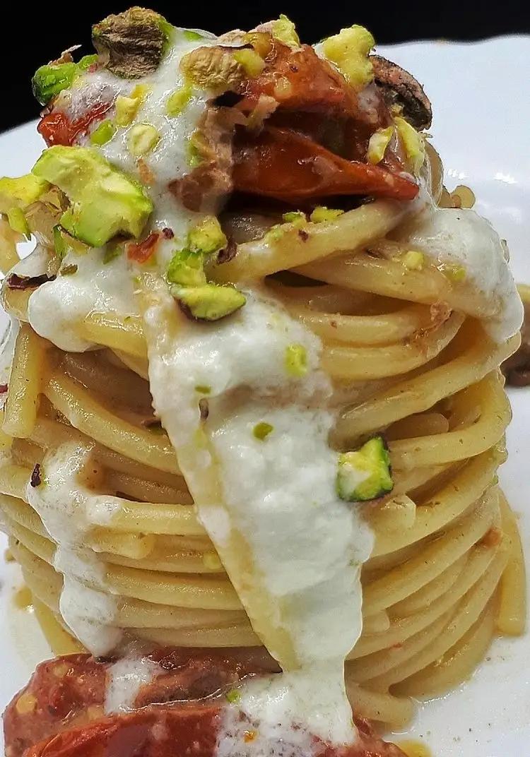 Ricetta Spaghetti con pomodorini confit, granella di pistacchio e crema di mozzarella di Secondo_zio_claudio