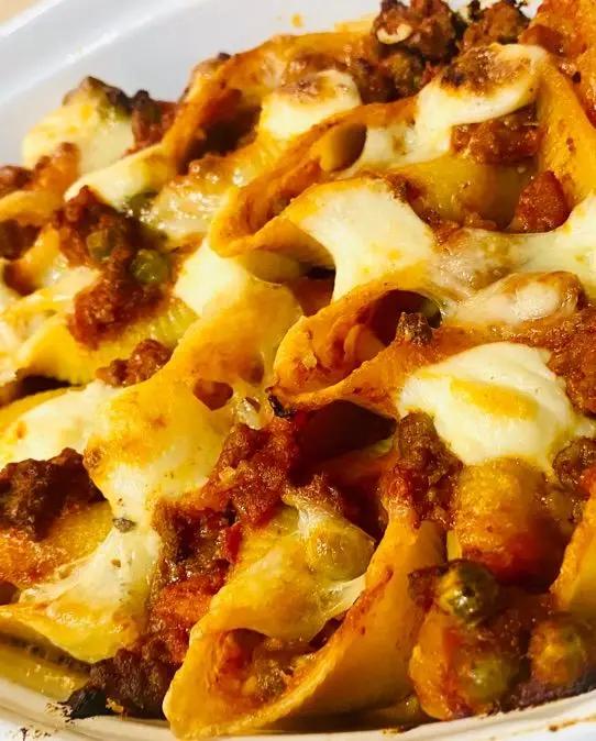 Ricetta CONCHIGLIONI CON RAGÙ ALLA CANNELLA E BESCIAMELLA di Stefano75