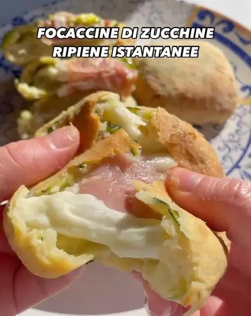 Ricetta Focaccine di zucchine ripiene istantanee di ilmiopiattoacolori