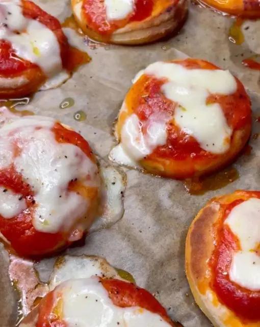 Ricetta Pizzette del forno allo yogurt di ilmiopiattoacolori