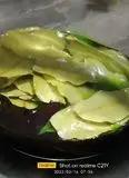 Immagine del passaggio 1 della ricetta Digestivo alle foglie di alloro.