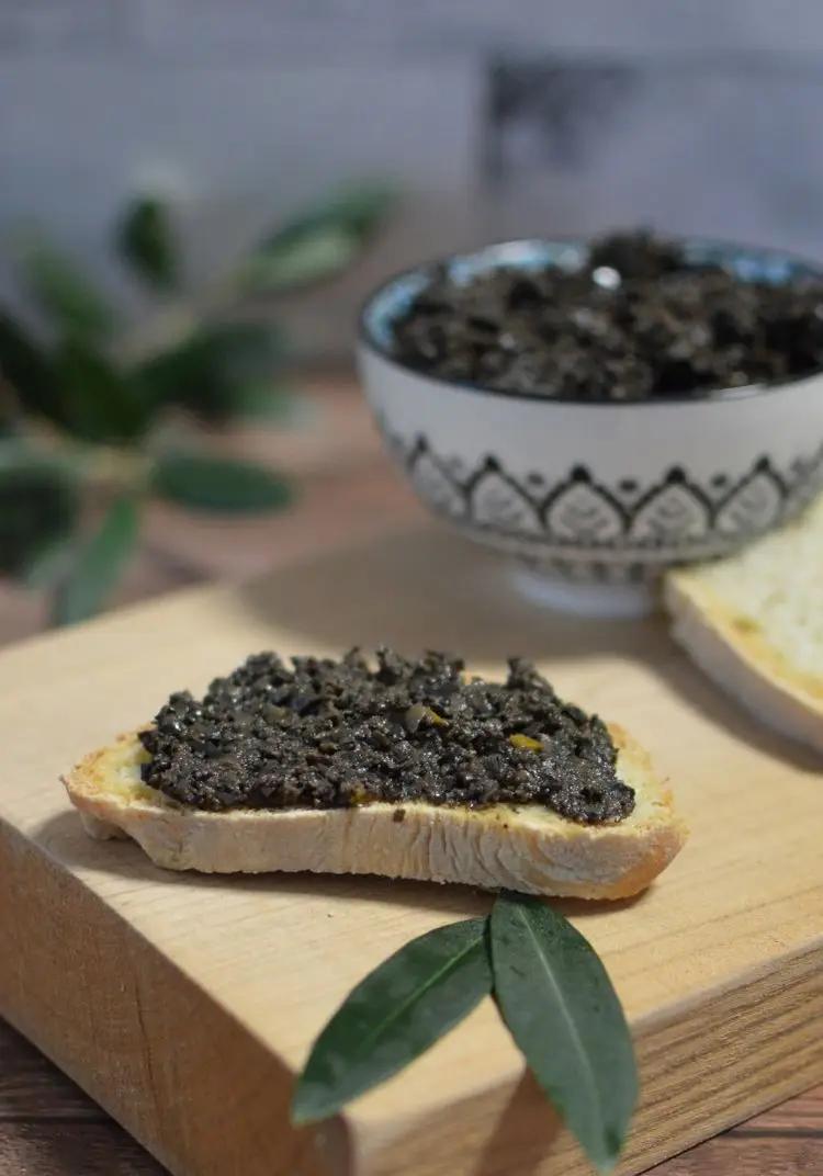 Ricetta Crostini con paté di olive umbri #NataleAltaCucina di Tiramisù_Il_Morale