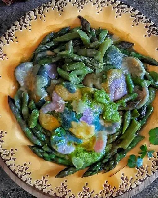 Ricetta Ravioli a fiori con pesto genovese e asparagi di Bina