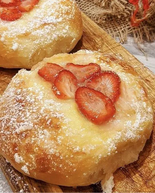 Ricetta Brioche crema e fragole di roberta_nuc