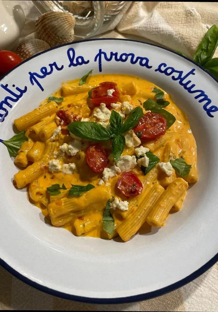 Ricetta Sedanini con feta e pomodori datterini di lamanuincucina