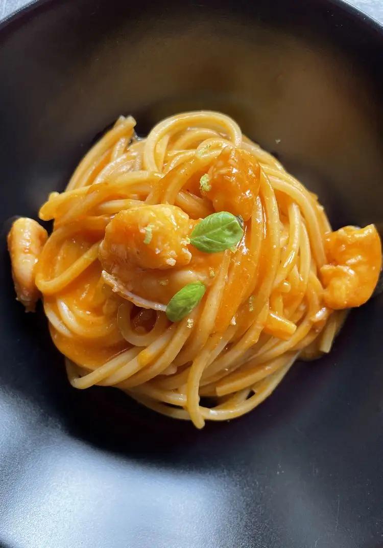 Ricetta Spaghetti di mare e pomodoro di lacheffapropone