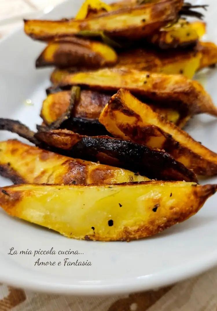 Ricetta Spicchi di patate al forno con peperoni a filetti di lamiapiccolacucinamorefantasia