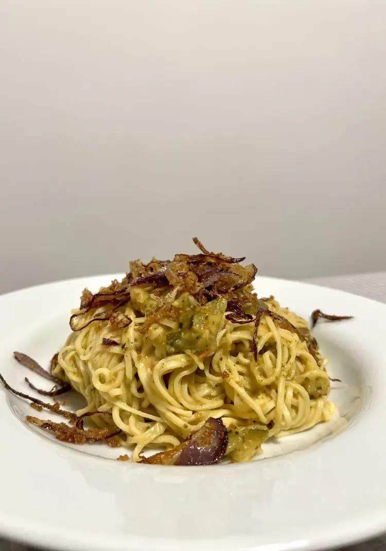 Ricetta Tagliolini con crema di zucchine gialle e cipolle fritte di Pierrot