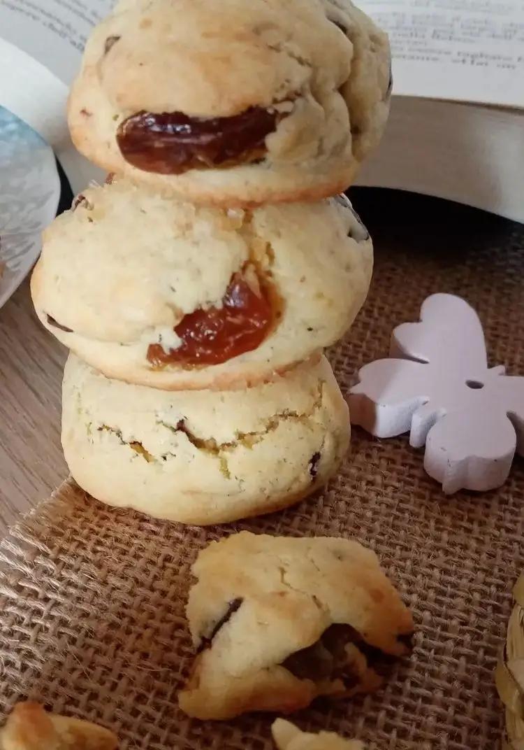 Ricetta BISCOTTI UVETTA PINOLI E CIOCCOLATO di incucinaconvermon