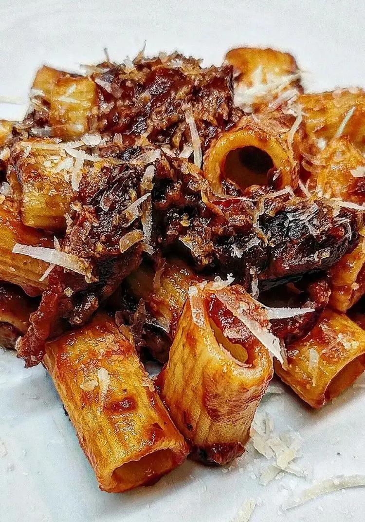 Ricetta RIGATONI CON SUGO DI POMODORINI, PRUGNE E SPECK  di in_cucina_con_Stefano