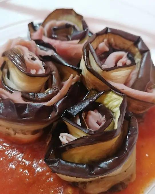 Ricetta Rose di Melanzane e Prosciutto di oggicosasimangia