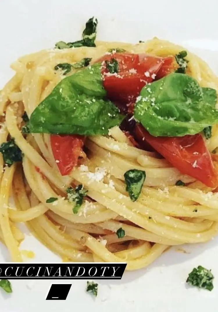 Ricetta Spaghetti al pomodoro fresco di titty83