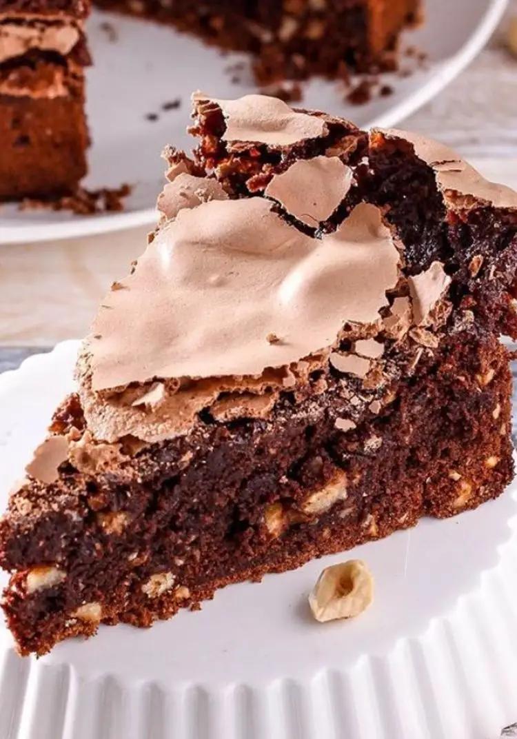 Ricetta Torta brownies meringata al cioccolato e nocciole di ChiarasCakery