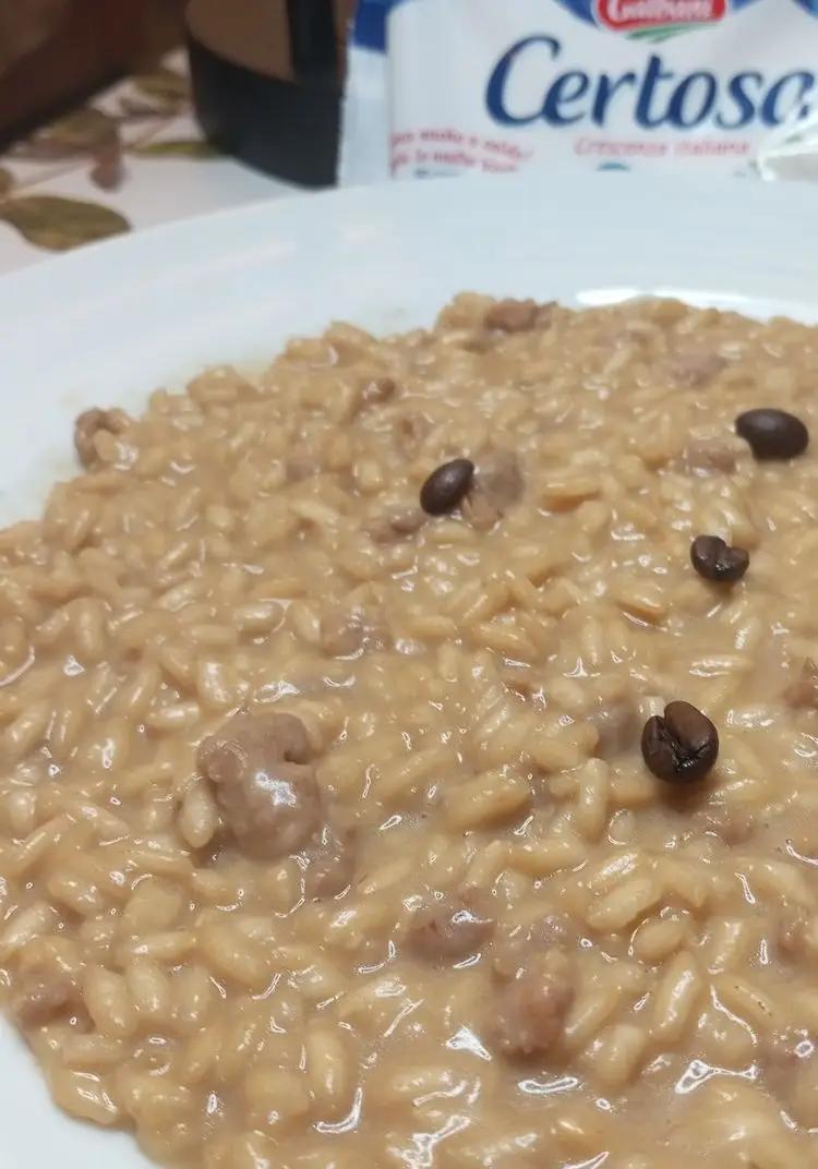 Ricetta Risotto caffè pssta di salamella mantecato alla certosa di davidepronti03