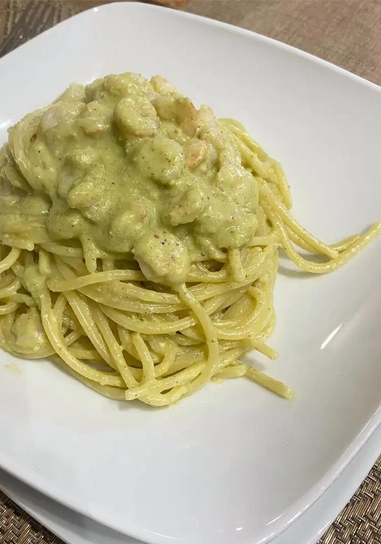 Ricetta Spaghetti con Pesto di Pistacchi e Gamberetti. di lu_