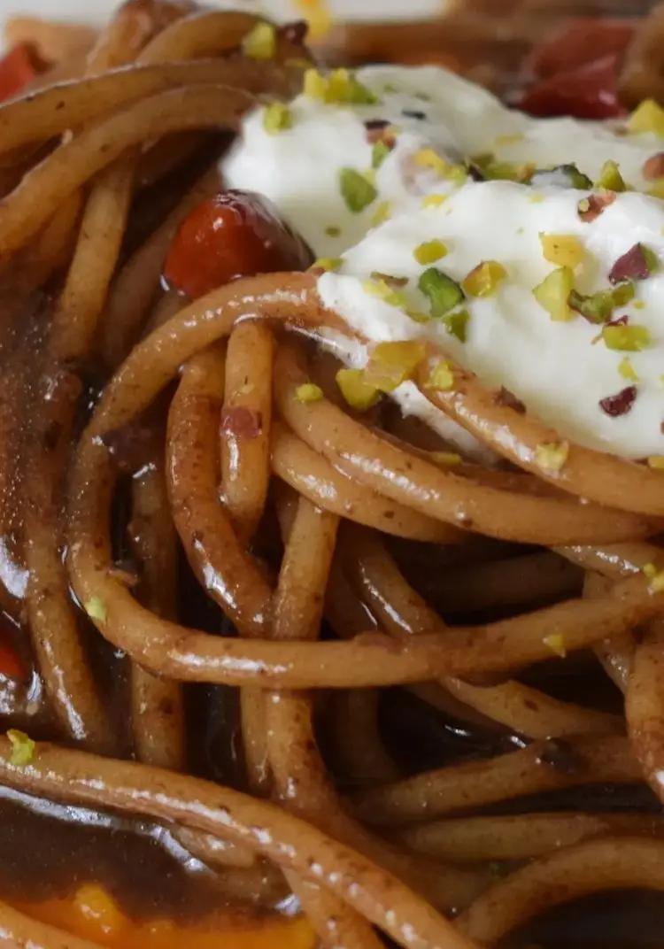 Ricetta Spaghetti con aglio nero, stracciatella e crema di zucca. di Mamy.chef75