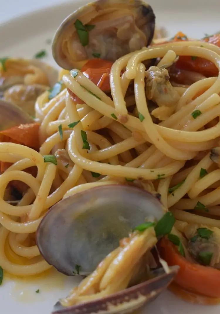 Ricetta Spaghetti alle vongole con pomodori 'Nzerta di Mamy.chef75