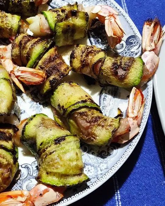 Ricetta Involtini di gamberoni e zucchine gustosi di Stella_lactosefree