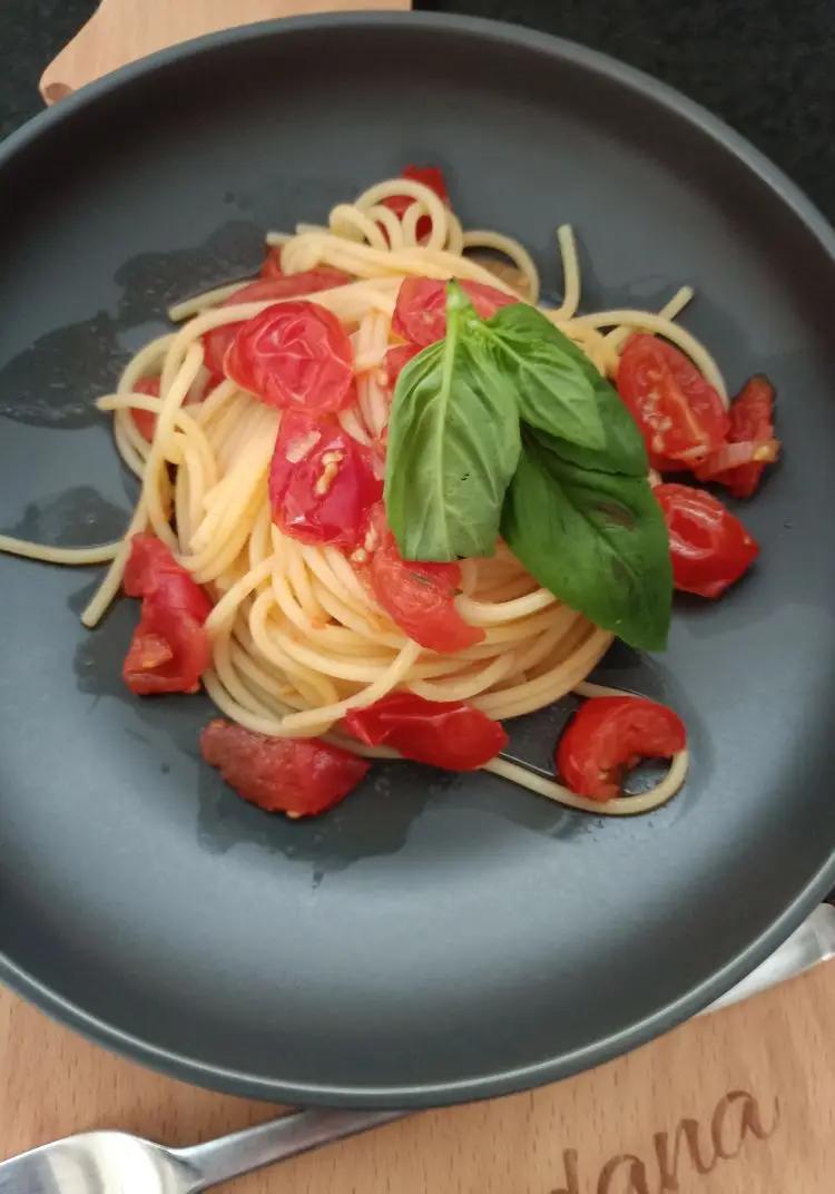 Ricetta Spaghetti con pomodorini e basilico di Loredana1