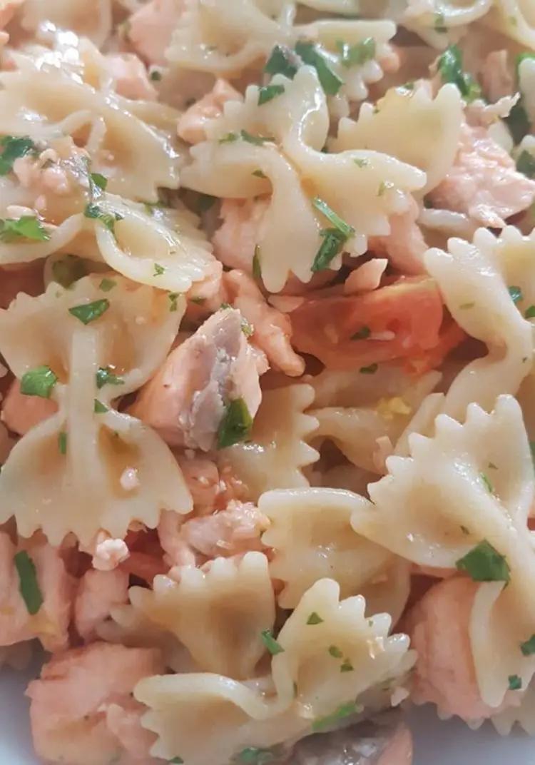 Ricetta Farfalle al salmone e pomodorini di destefanispina