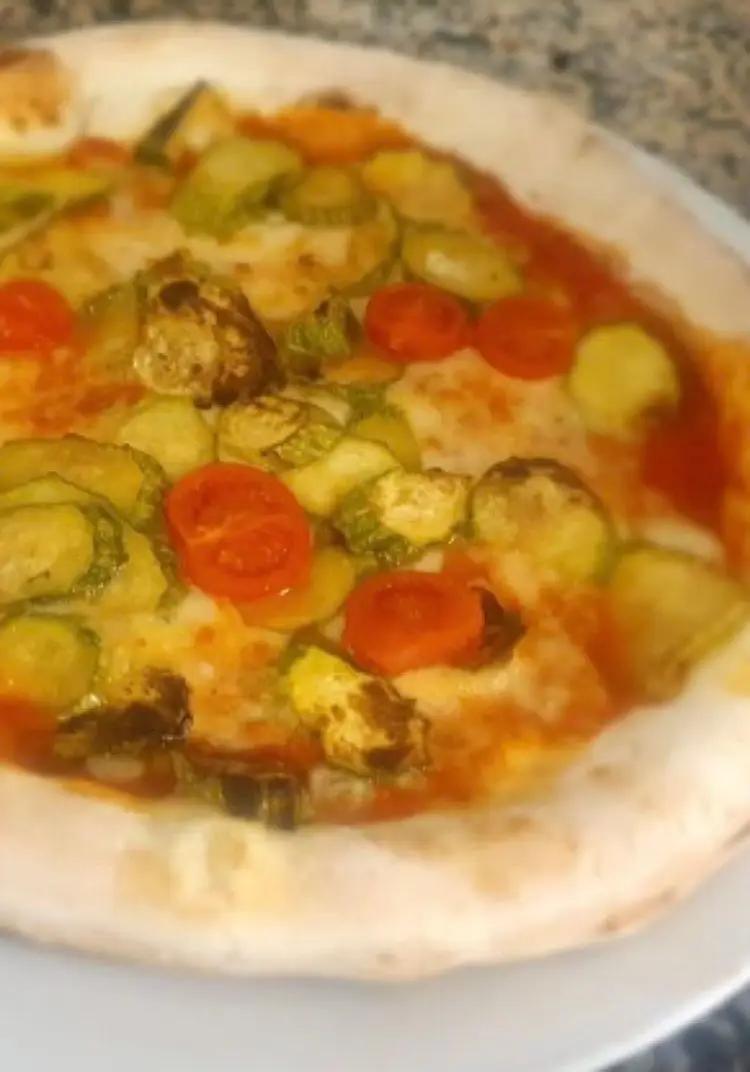 Ricetta Pizza napoletana con zucchine e pomodorini di destefanispina