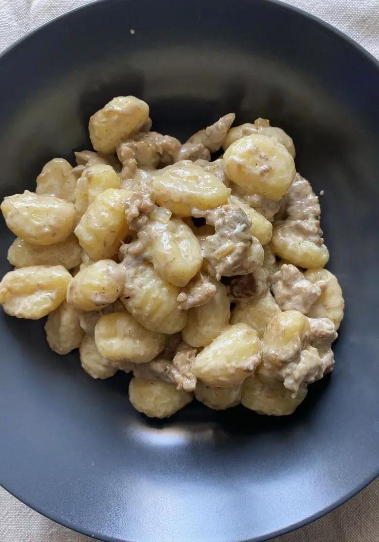 Ricetta Gnocchi di patate con funghi e salsiccia di Ilmondodiiaia