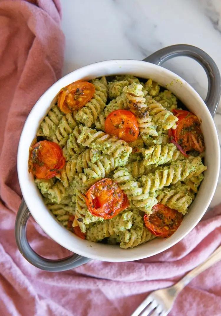 Ricetta Pasta con crema di broccoli e pomodorini di Magno