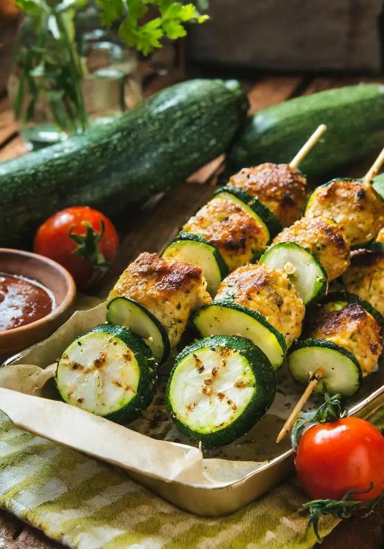 Ricetta Spiedini di zucchine e polpettine di pollo di Magno