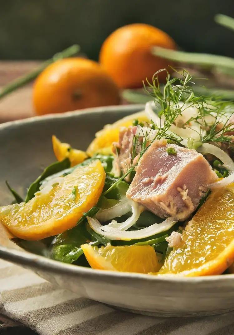 Ricetta Insalata di tonno fresca con arance e finocchi di Magno