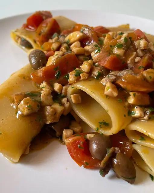 Ricetta Paccheri spada, pomodorini e olive taggiasche di lomagnafoodblog