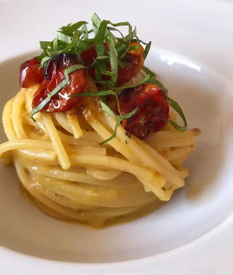 Ricetta Spaghetti due pomodori e tre erbe di lomagnafoodblog