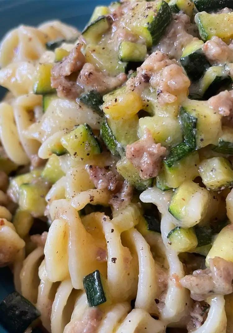 Ricetta Fusilli zucchine e salsiccia di lomagnafoodblog