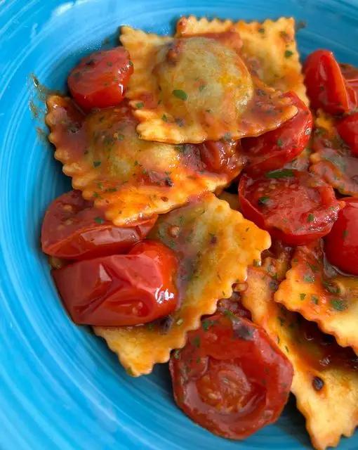 Ricetta Ravioli salsiccia e friarielli all’arrabbiata di lomagnafoodblog