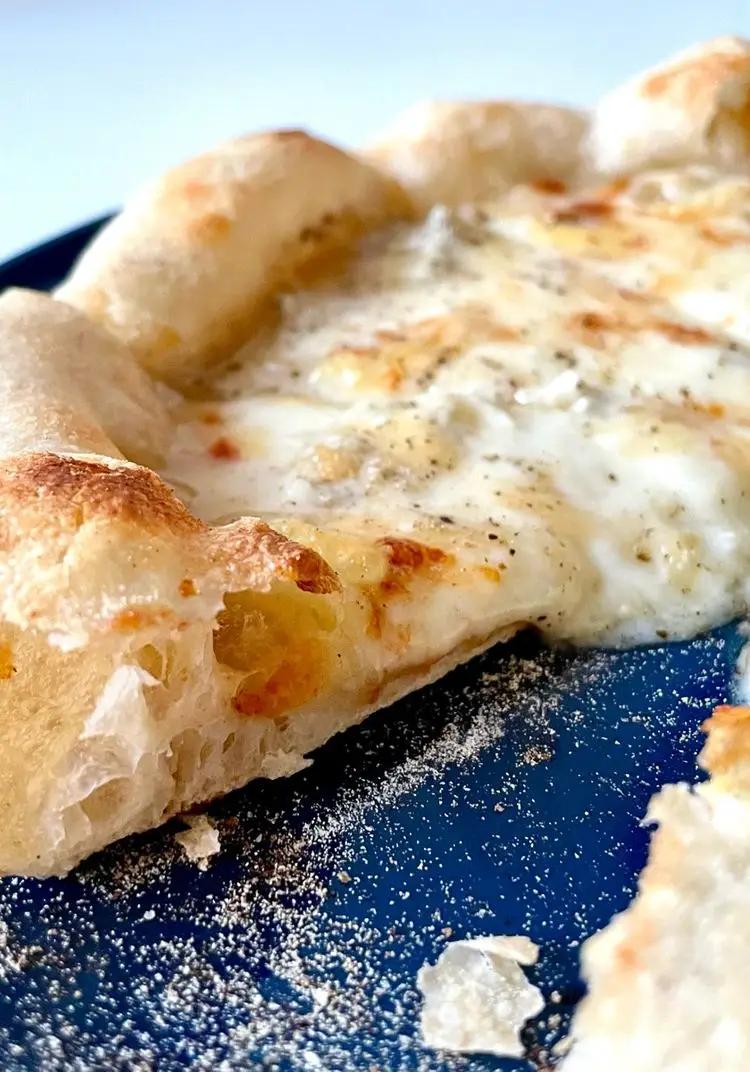 Ricetta Pizza quattro formaggi e pepe di lomagnafoodblog