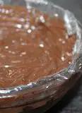 Immagine del passaggio 6 della ricetta Crostata al caramello salato e namelaka al cioccolato fondente